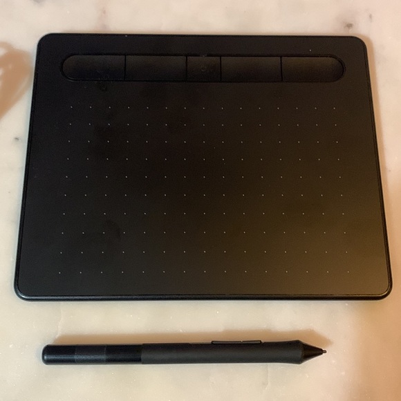 Wacom Intuos Small Drawing Tablet - Picture 2 of 4